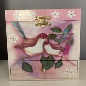 Beautiful child’s wind up jewelry box.